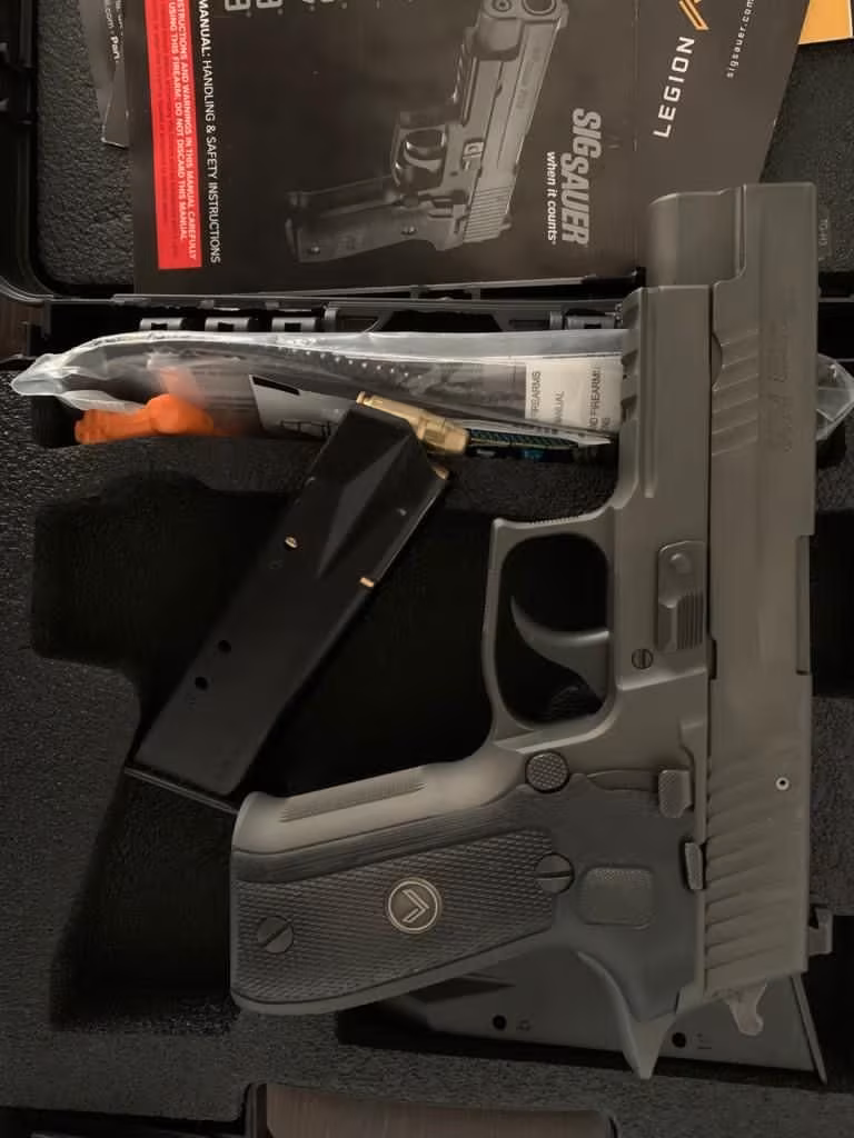 Sig Sauer P 226 Legion (3.57  SIG Mermisi)