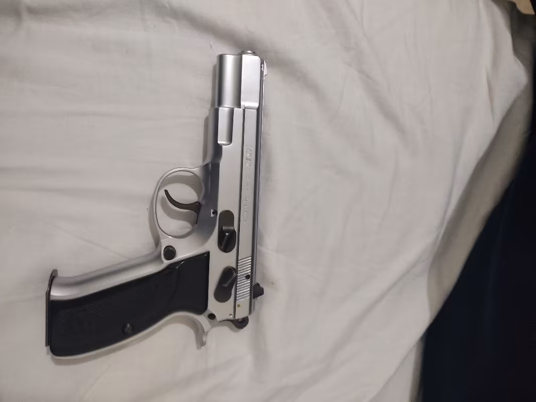 Çok temiz sıfır ayarında memurdan ikinci el silah