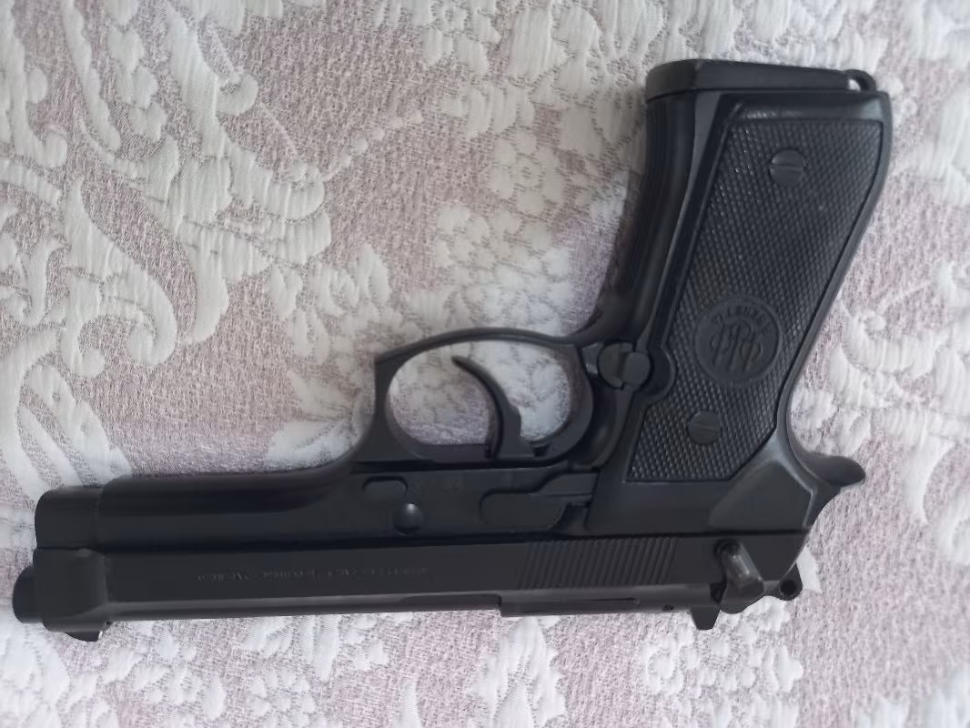Emekli askerden beretta fs 92