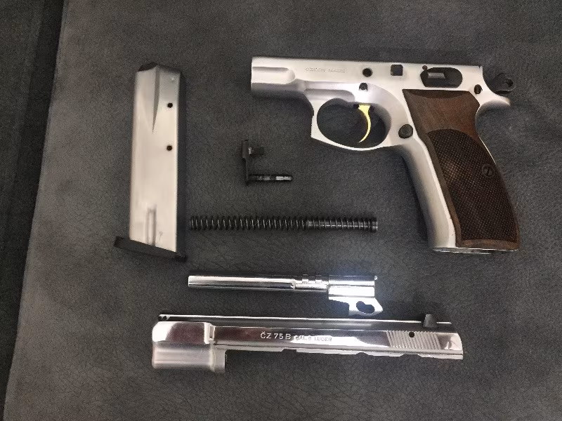 Emekli Polisten 9 mm CZ 75B 15+1tabanca