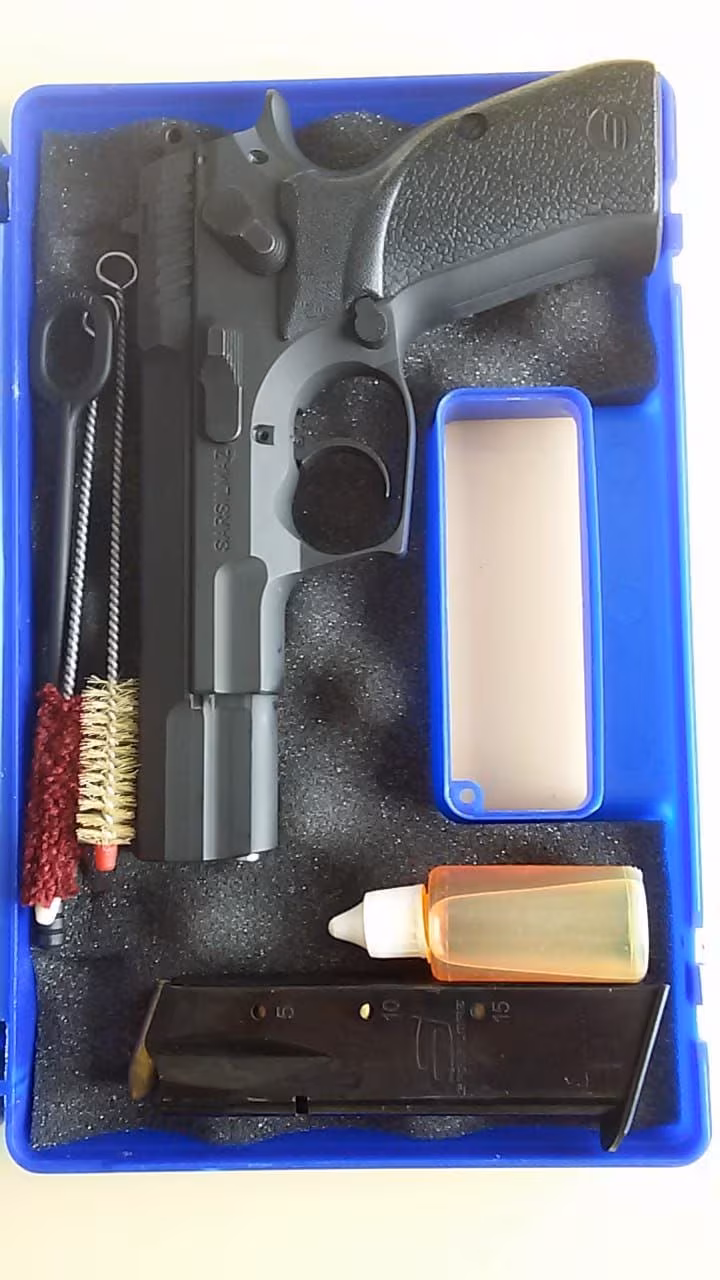 EGM DEN EMEKLİ PERSONELDEN SATILIK RUHSATLI 2.EL SARSILMAZ KILINÇ MEGA 2000 SİYAH 9/19 MM TABANCA