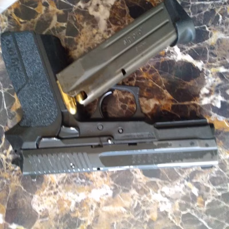 Tabanca sigsaur SP2022