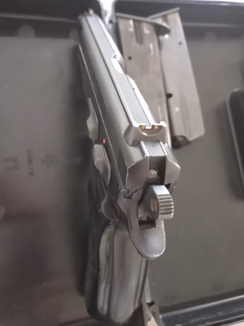 Temiz emekli polisten CZ 75 az kullanılmış