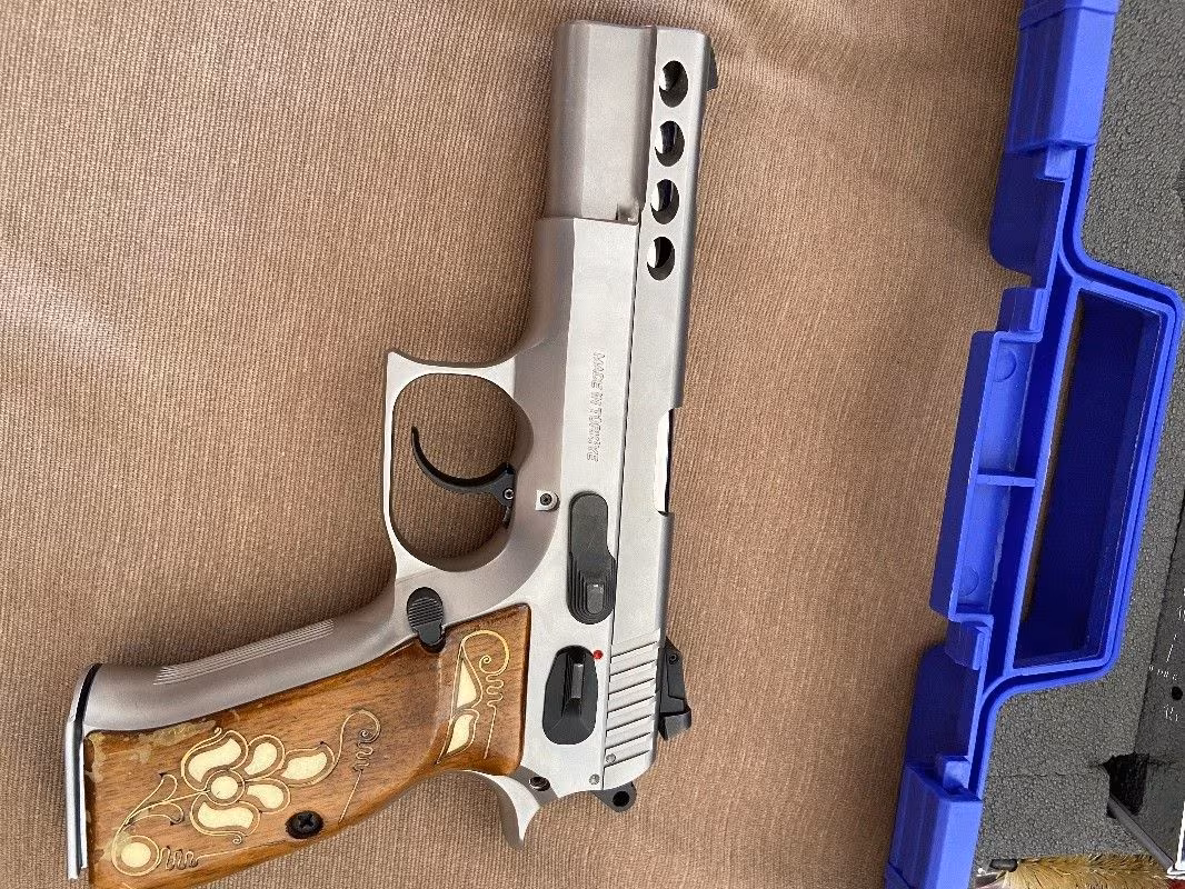 Askeri personelden Sarsılmaz