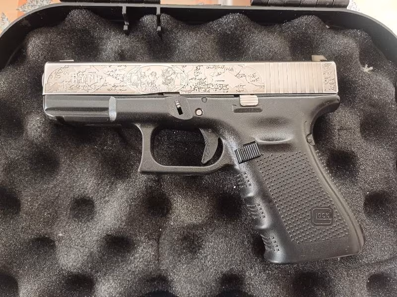 Emekli polisten ruhsatlı glock marka