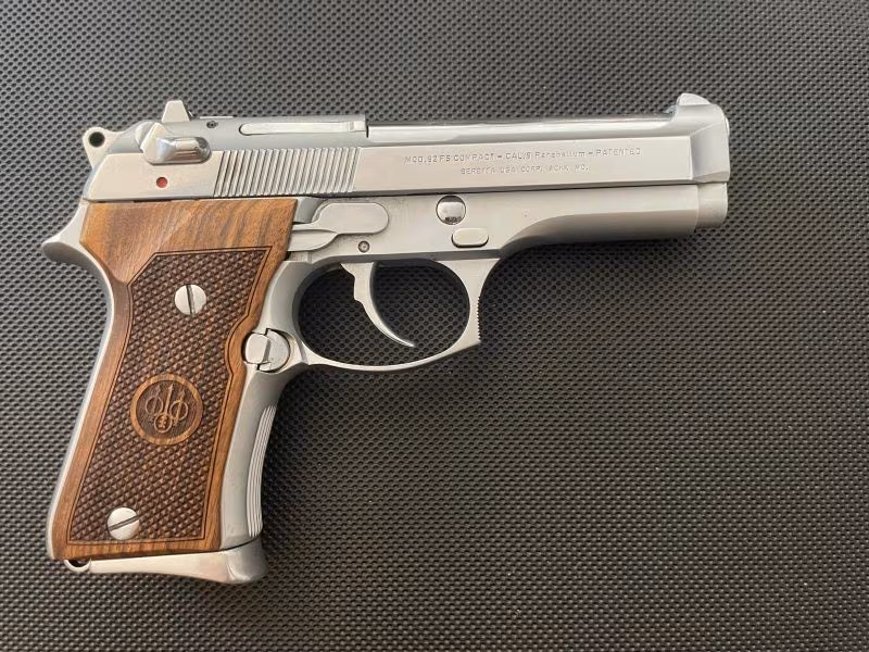 Beretta MOD 92 FS 9 MM.