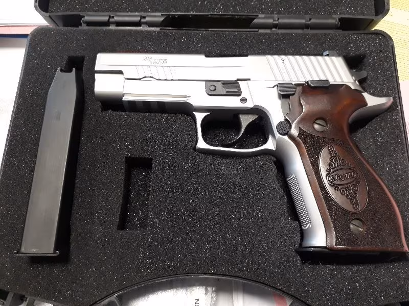 Silahçı Erhan'dan sigsauer Elite modeli
