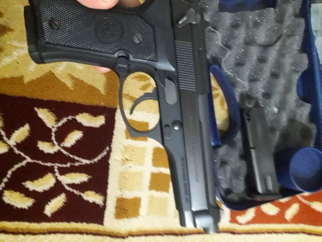 Baretta fs92 ilk sahibinden kitapçığı temizleme kiti dahi açılmamış