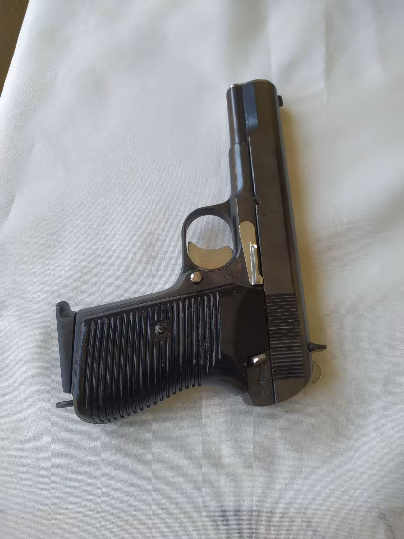 Emekli Albay'dan 9 mm Belcika Browning Parabellum.  Ruhsatsiz satin almak isteyenler, aramasin lutfen.