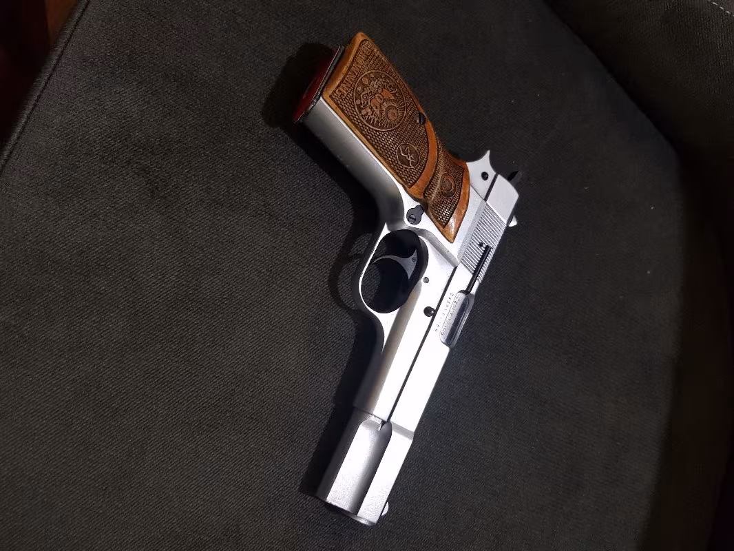 14 BROWNİNG MEMURDAN ÇOK TEMIZ