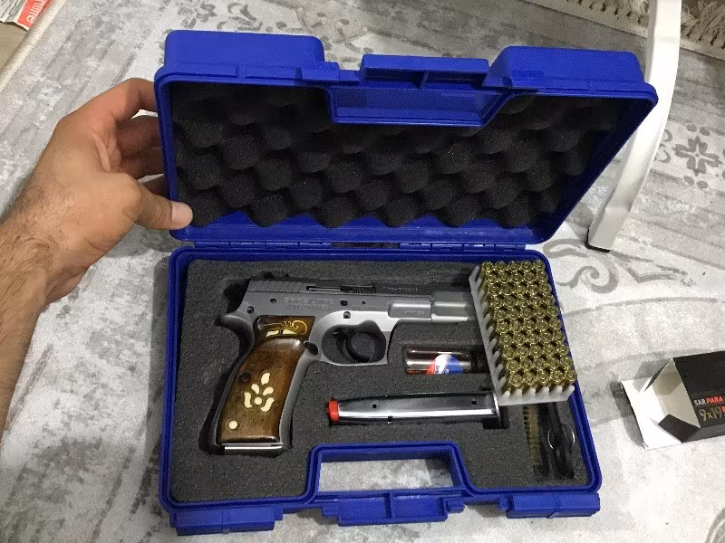 Polis memurundan kılınç 2000