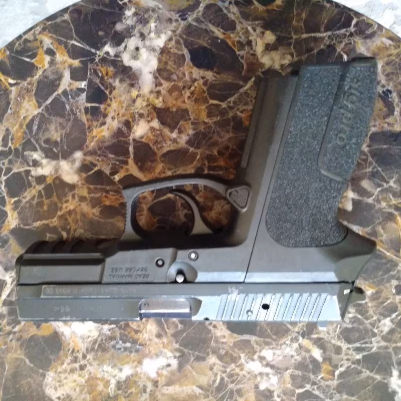 Tabanca sigsaur SP2022