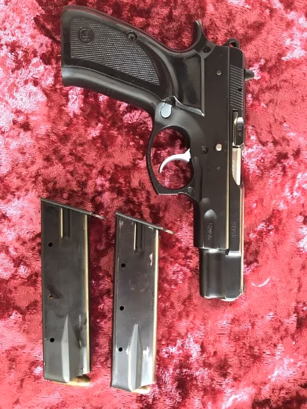 TEMİZ   ORJİNAL CZ75 TABANCA
