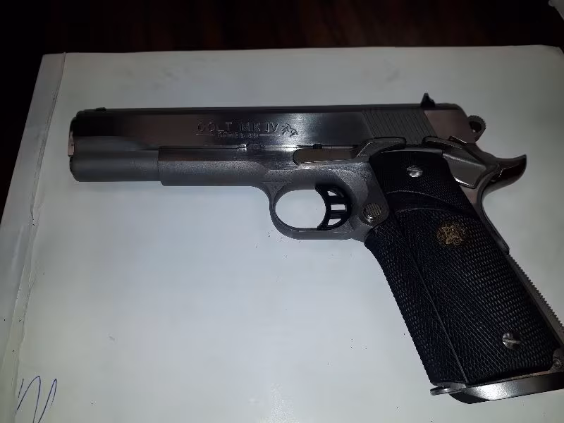 Silahçı Erhan'dan 45 lik colt ıv
