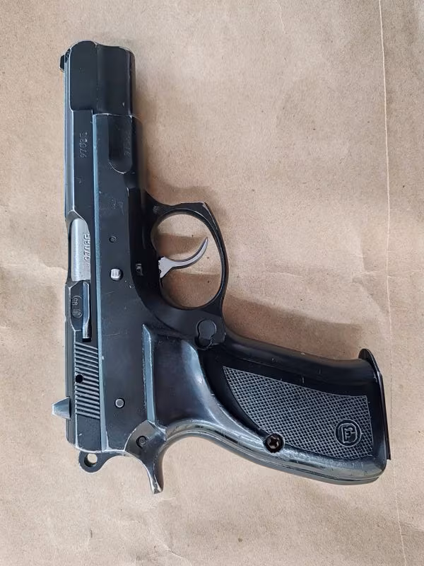 KAMU GÖREVLİSİNDEN CZ 75 B