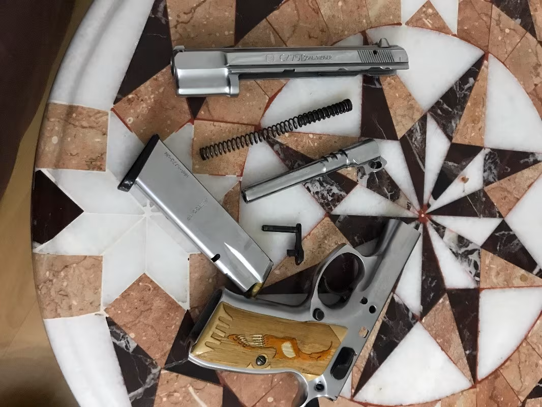 Hastasına ilaç 95 cz75 B