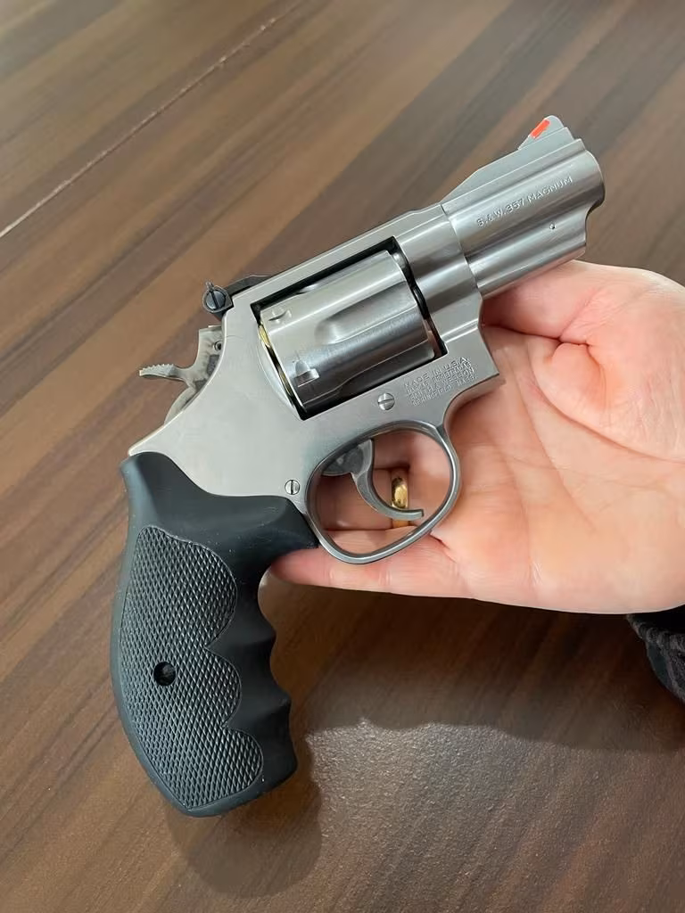 YARGI MENSUBUNUN KOLEKSİYONUNDAN...  Smith Wesson 5906