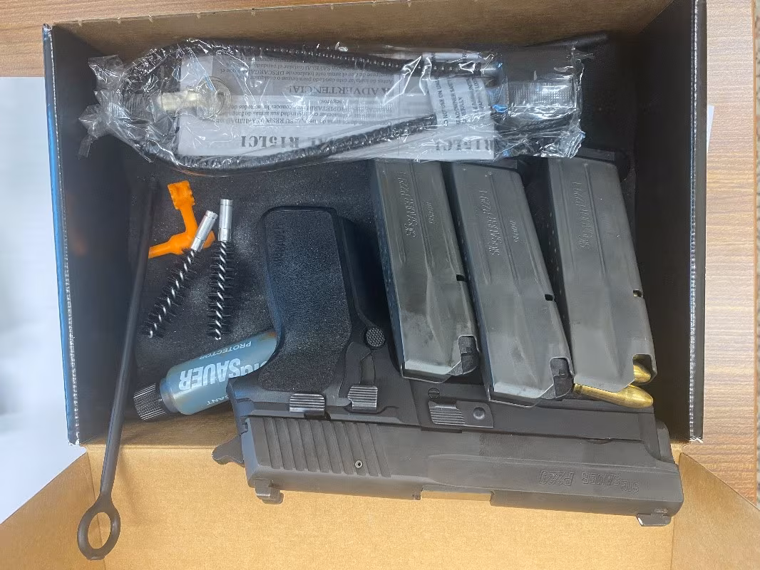 Ürün tertemiz kutusundan bir kere çıkarıldı toplasan 30 yada 40 adet fişek atıldı.