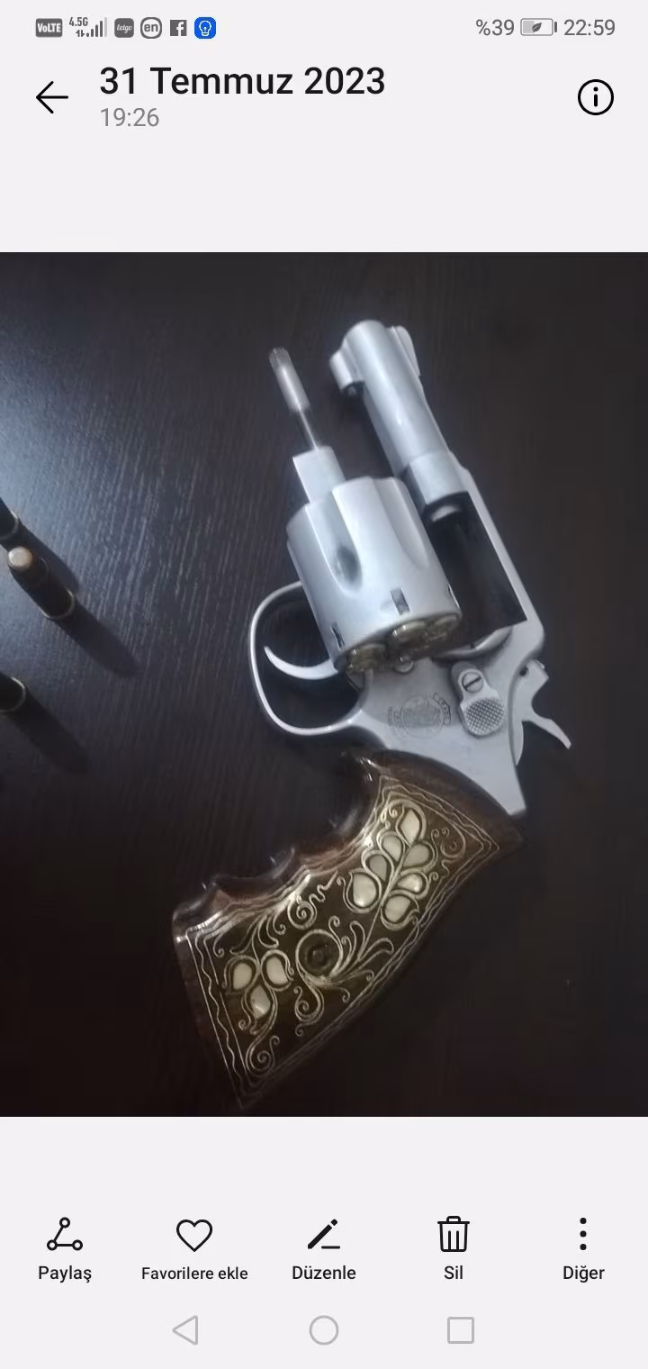 Satılık smıth wesson 9.65 38.cal taşıma ruhsatlı silah