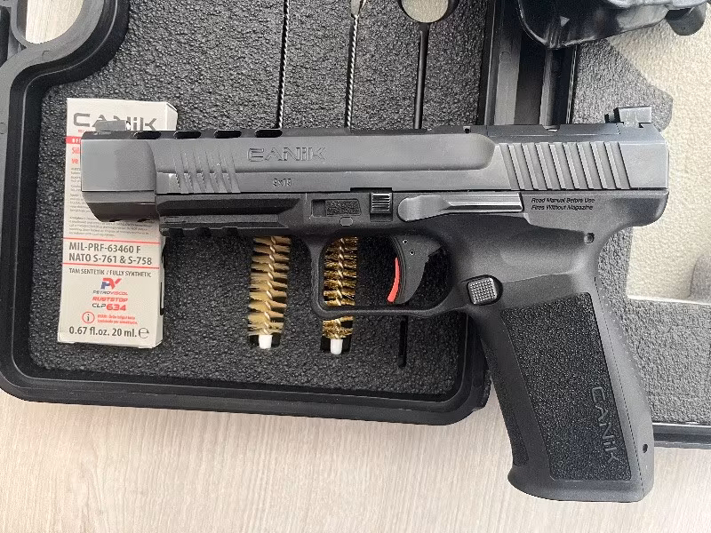 Çantasında yeni gibi