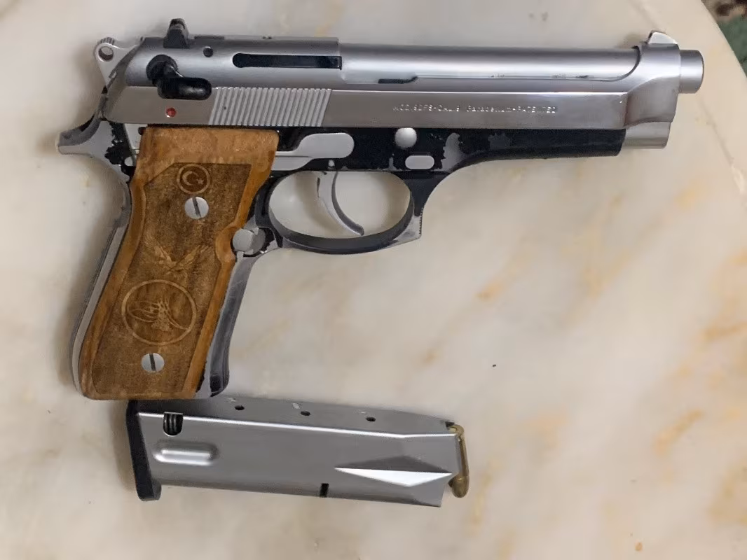 Emekli polis memurundan Beretta FS 92A