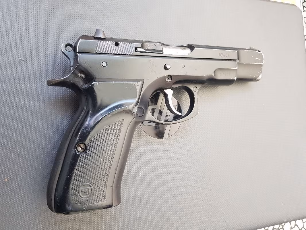 Emekli polis den CZ 75 B