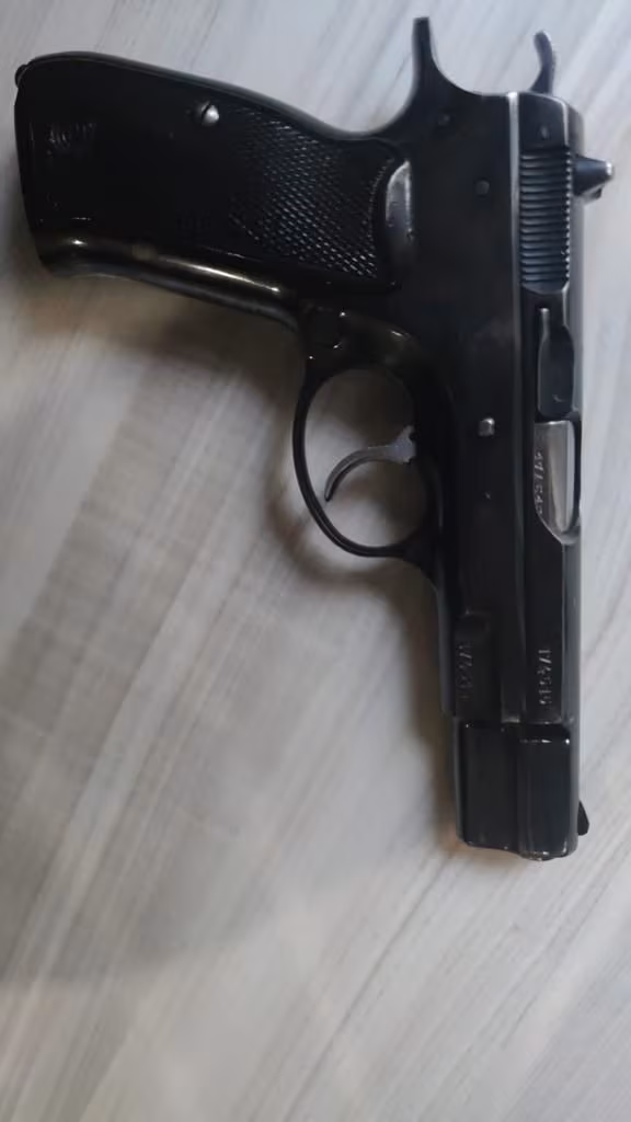 YIPRANMAMIŞ MÜKEMMEL BİR SİLAH