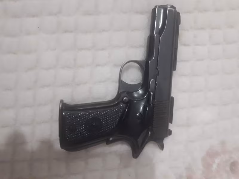 Emekli polis memurundan