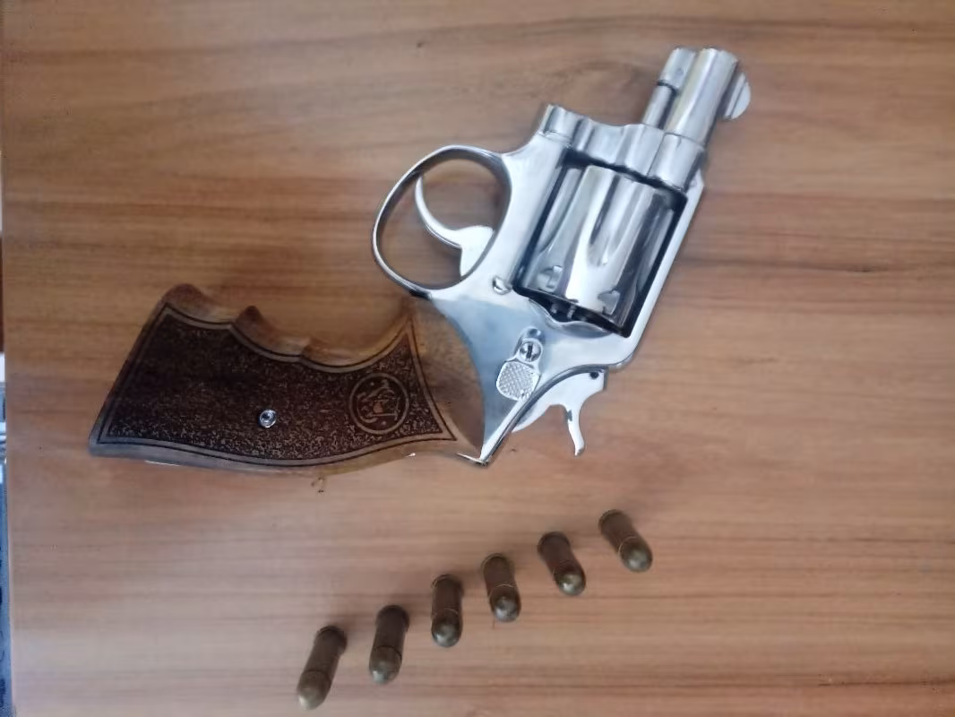 Emekli Polisten Abd Simith Wesson 38 Kalibre Toplu