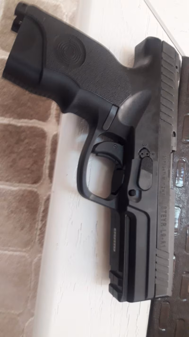 HENÜZ BİR MERMİ DAHİ SIKILMAMIŞ, SIFIR STEYR L9-A1(17+1)