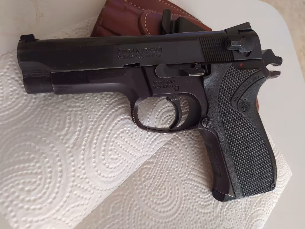 Smith wesson 5904  15+1. 9 mm