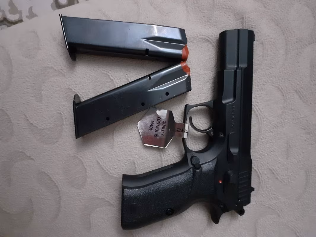 SIFIR KUTUSUNDA SARSILMKILIÇ  2000 MEGA ÖZEL SİYAH 17+1