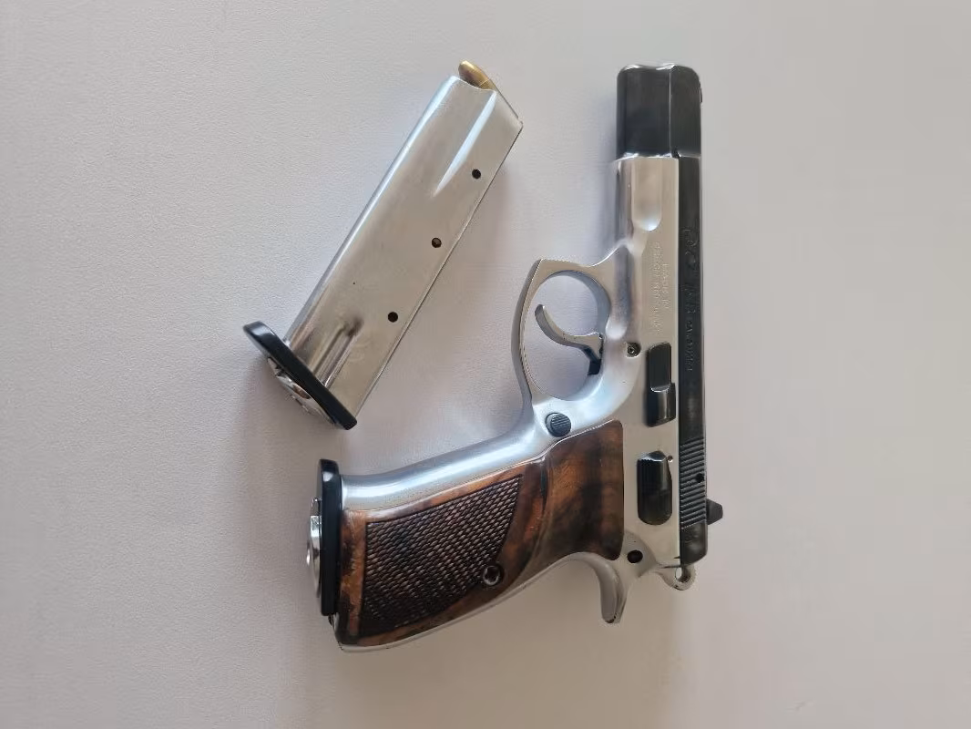 EMEKLİ POLİS MEMURUNDAN CZ-75B TABANCA