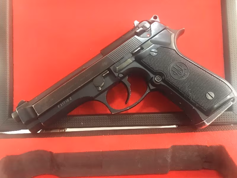 ASKERİ PERSONEL DEN HİÇ İŞLEM GÖRMEMİŞ BERETTA F92