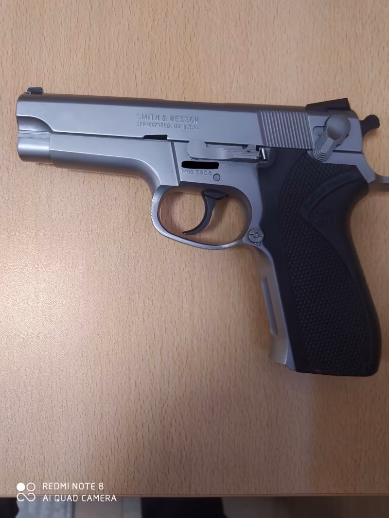Tertemiz Smith & Wesson 5906 (Çelik Kasada Muhafaza Edilmiş)