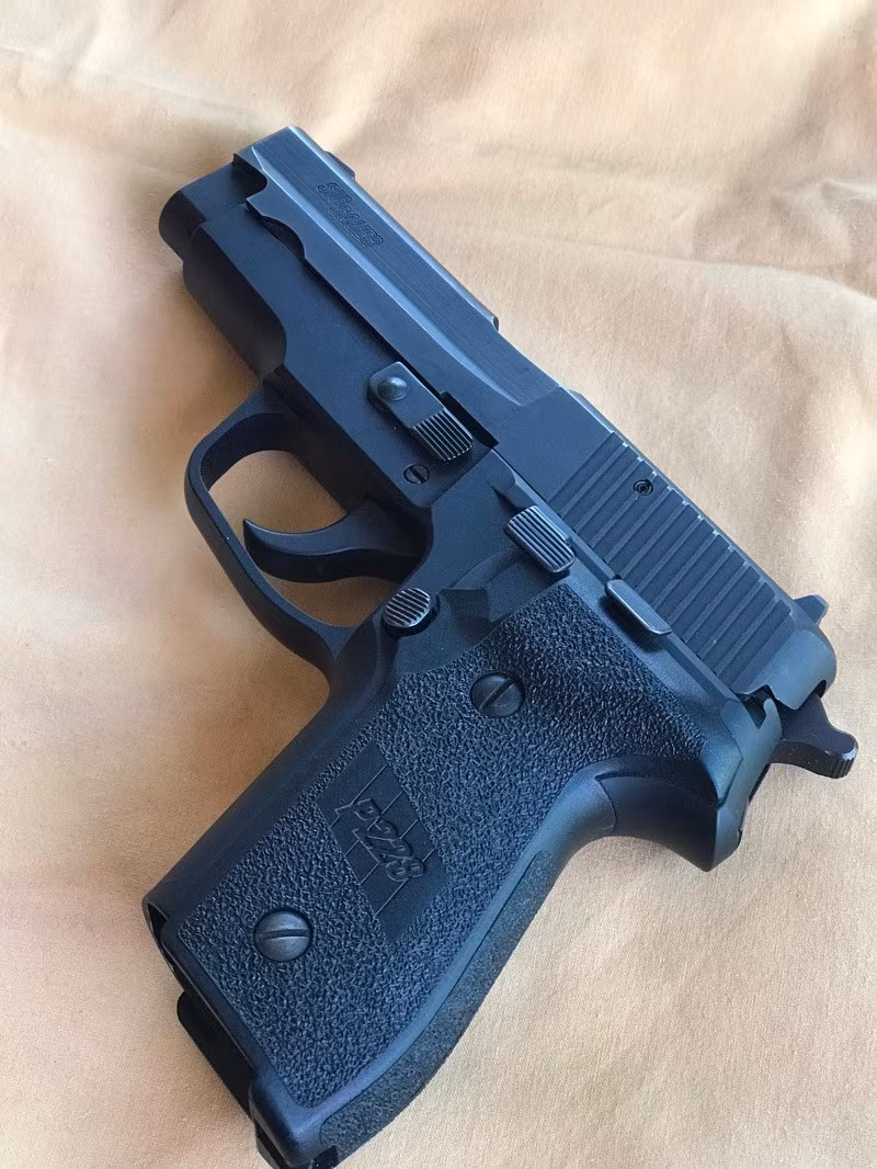 Sig Sauer P228 Temiz / Bulundurma Ruhsatlı