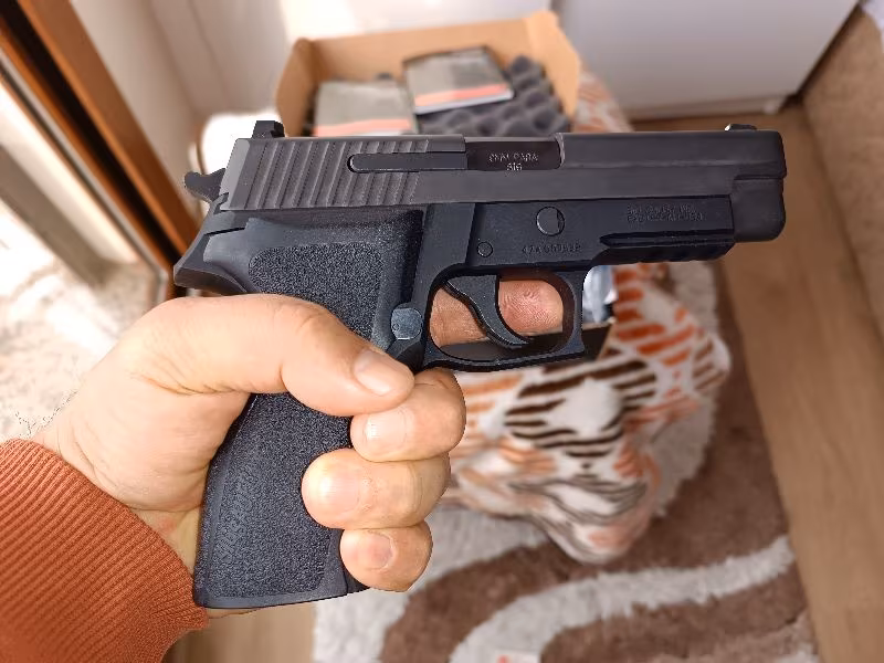 SIFIR SİGSUAR P 226 NİTRON AMERİKAN KUTUSUNDA ETİKETİ ÜZERİNDE