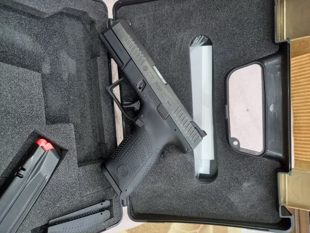 kusunda duruyor sıfır