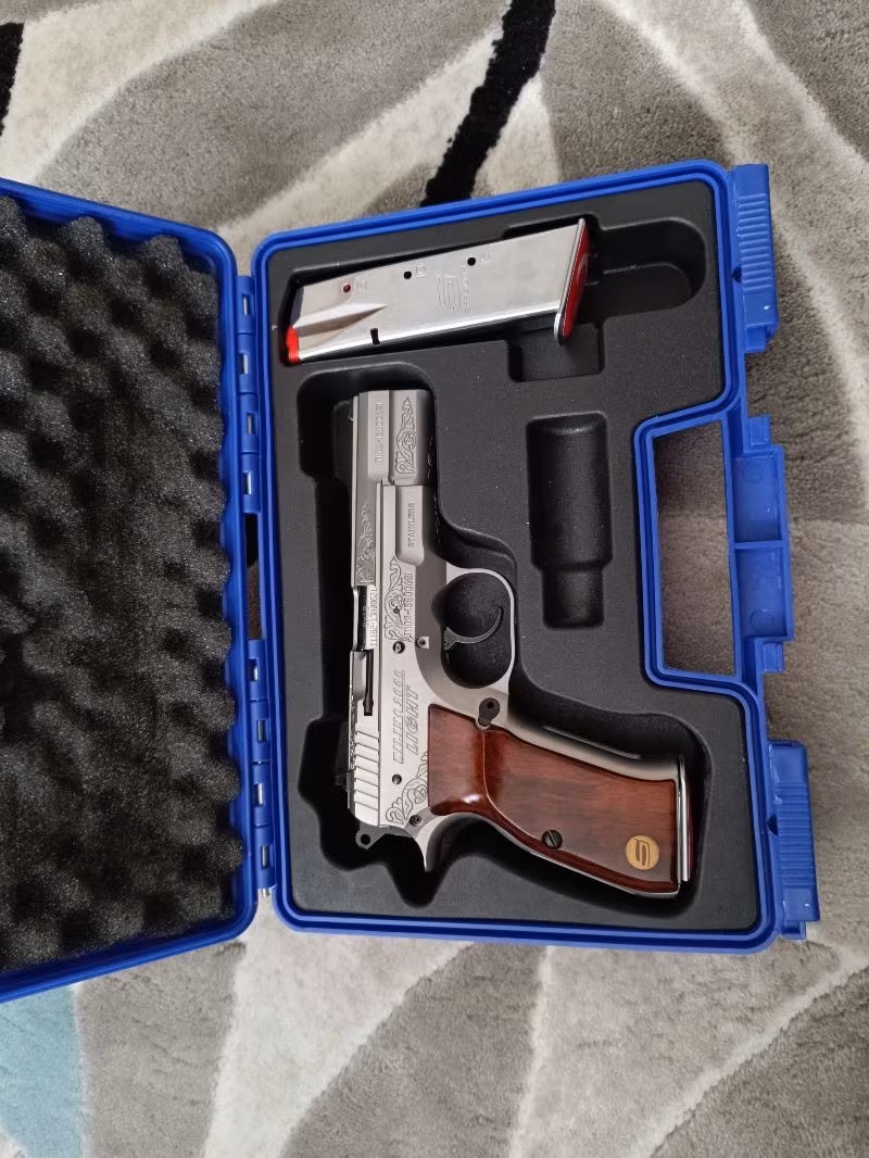 Sarsılmaz kılınç 2000 light gravürlü