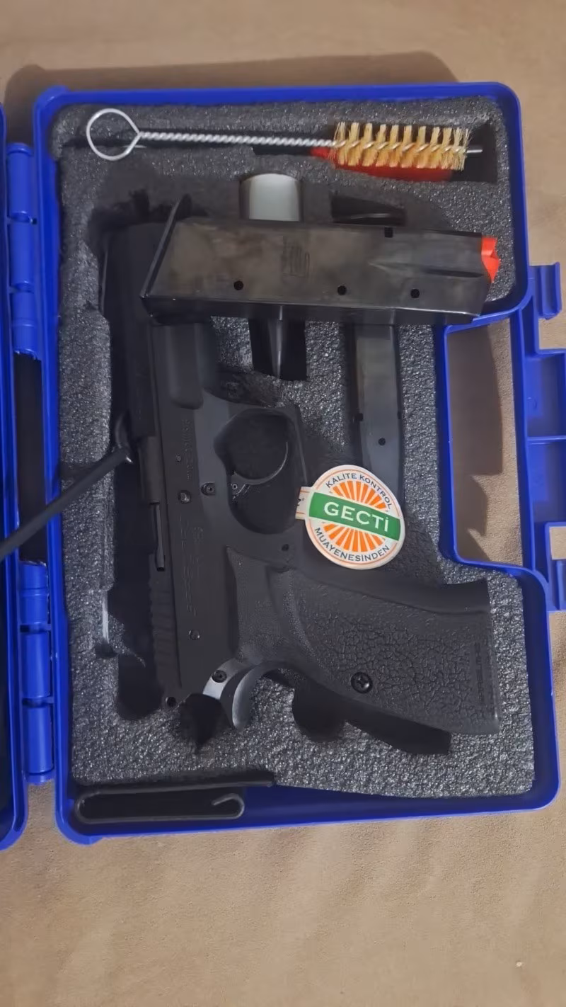 POLİS MEMURUNDAN SIFIR SARSILMAZ KILINÇ 2000MEGA