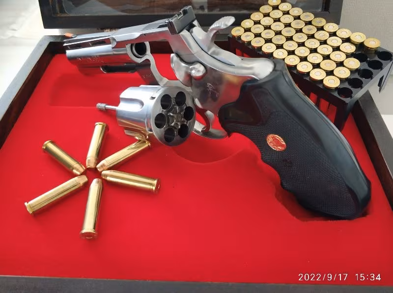 COLT PYTHON 357 MAGNUM