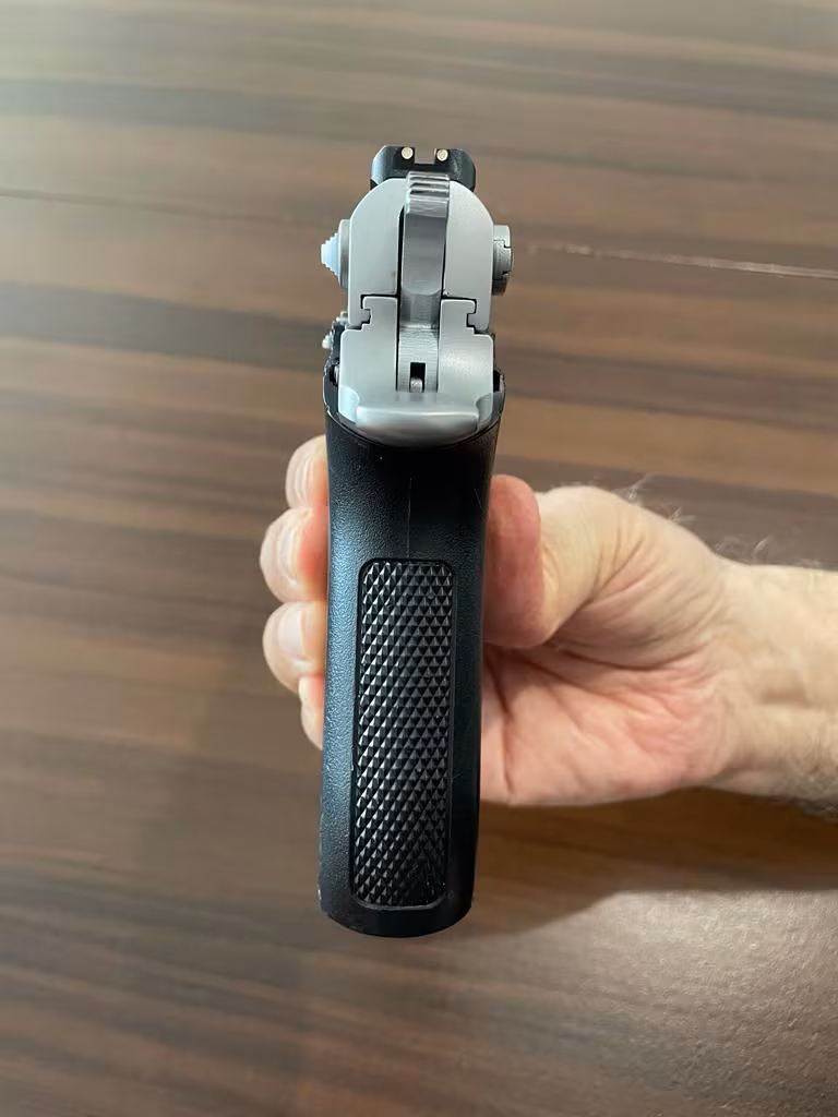 YARGI MENSUBUNUN KOLEKSİYONUNDAN...  Smith Wesson 5906