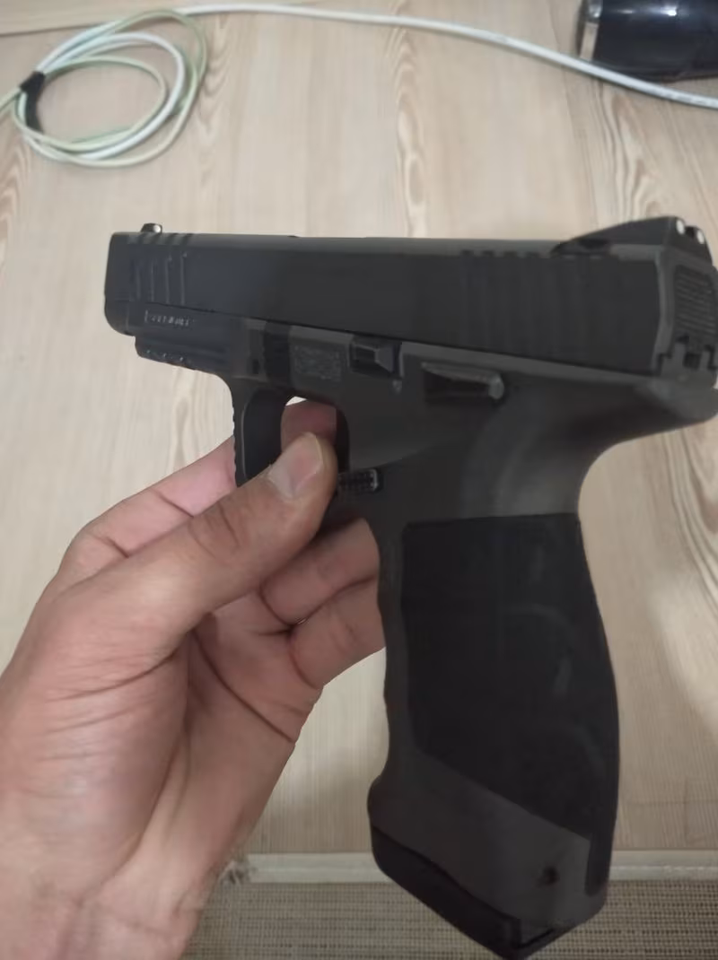 Askeri personelden satılık almaya hak olan herkes alabilir