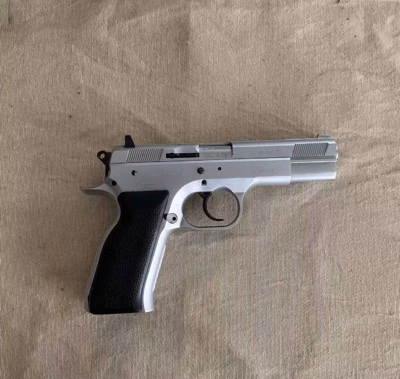 ACİL, ÇOK TEMİZ SARSILMAZ KILINÇ 2000 MEGA 2500 TL FIRSATTIR. SIFIR 2 ŞARJÖR HEDİYE