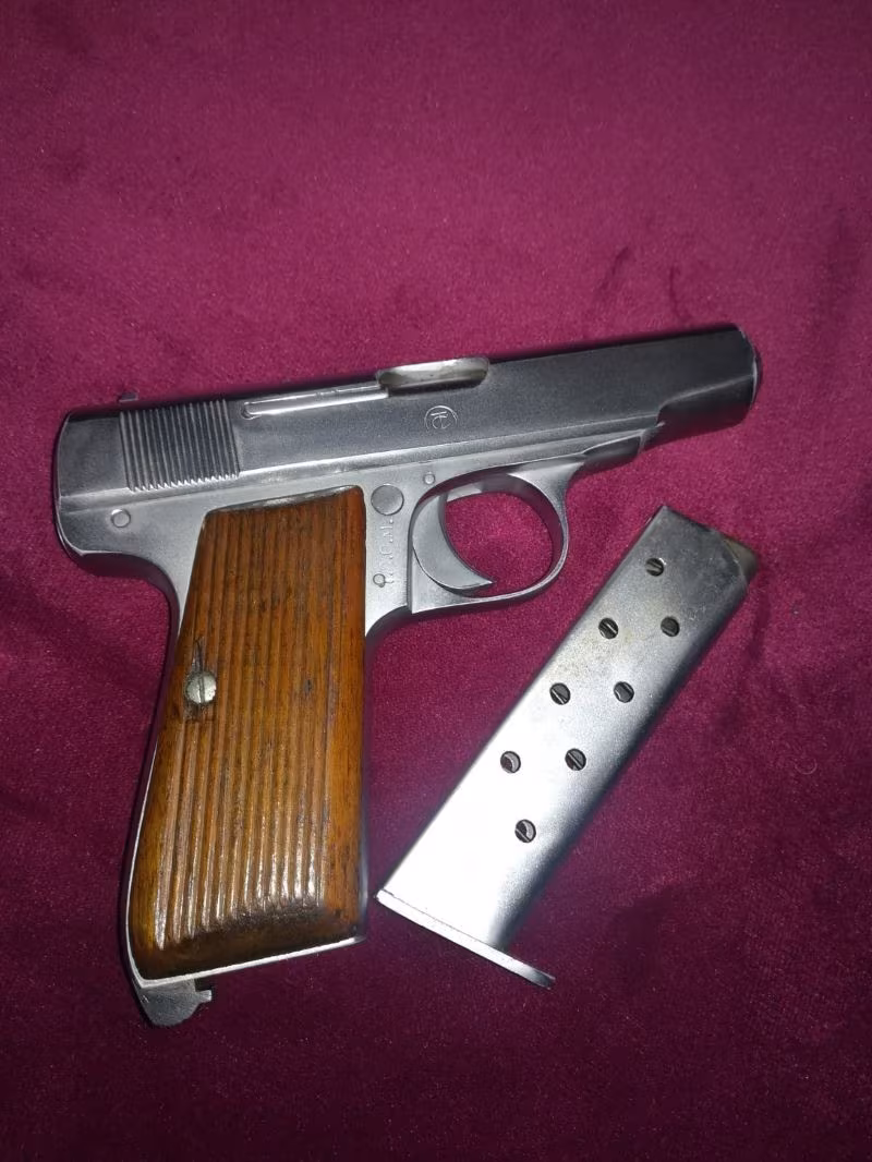 Nuri Kıllıgil 9 mm kısa, emekli polis memurundan