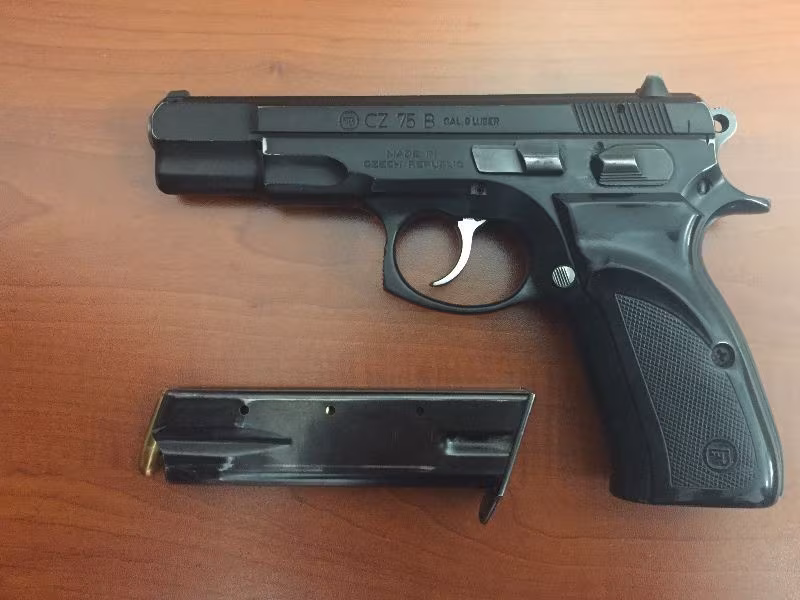 SIFIR AYARINDA,TEMİZ,HATASIZ,KUTUSUNDA 1996 MODEL CZ 75 B