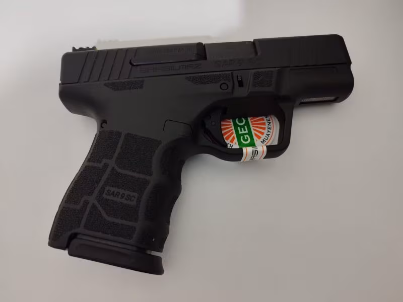 Sar 9 SC polis memurundan