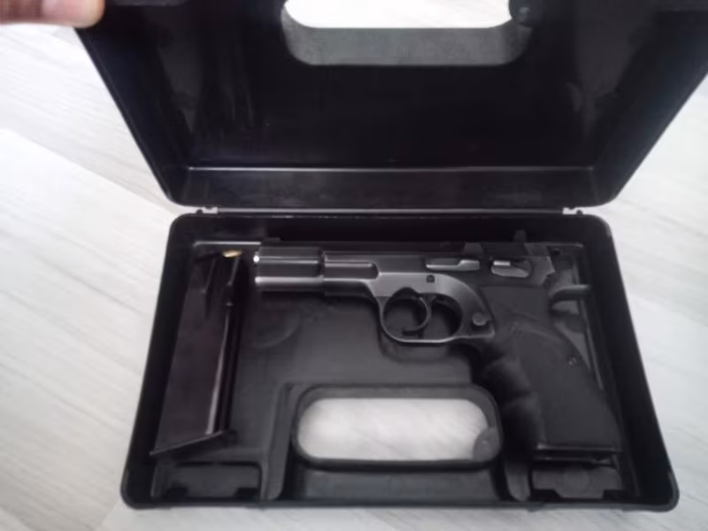 Emniyet personelinden kılıç 2000 light