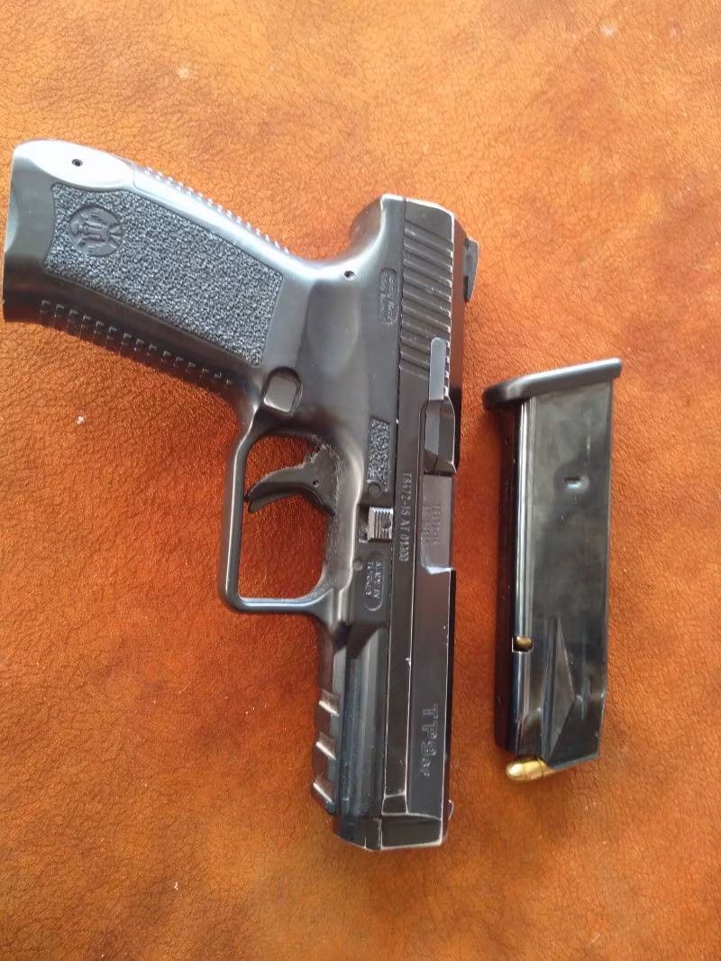 Satlık emekli polisten temiz silah