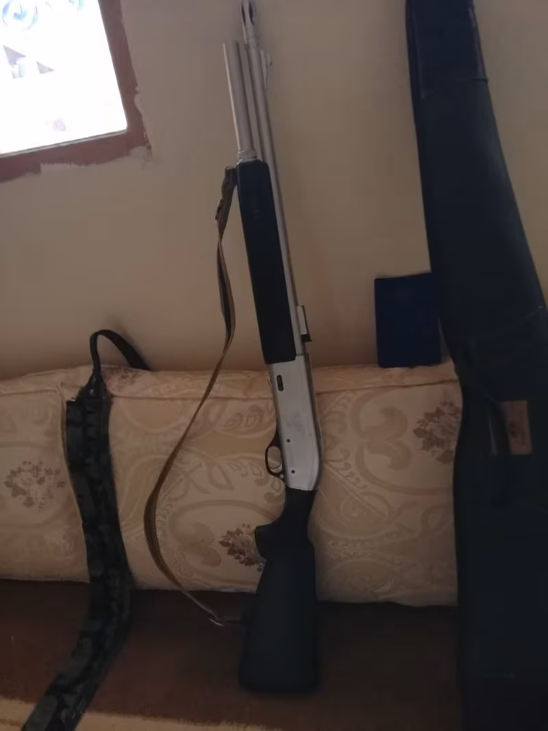 Lazer markalı pompalı tüfek